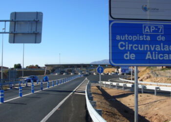 Man vergeet vrouw op parkeerplaats in Frankrijk en weet niet meer waar