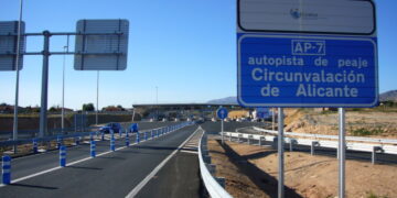 Man vergeet vrouw op parkeerplaats in Frankrijk en weet niet meer waar