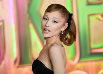 Ariana Grande tijdens een opname voor 'Oh, the Places You'll Go!'