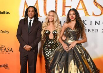 Jay-Z en Beyoncé op de premiere van 'Mufasa: The Lion King', met Blue Ivy.