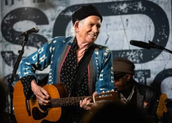 Keith Richards met elektrische gitaar voor Grand Theft Auto VI soundtrack.