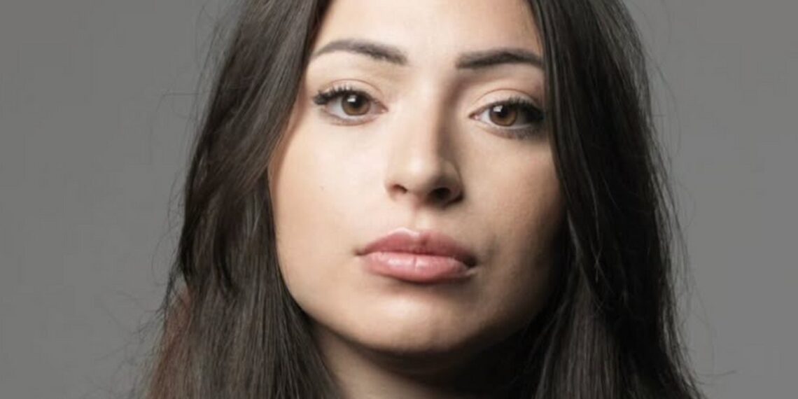 Lale Gül tijdens haar uitzending bij Buzz.