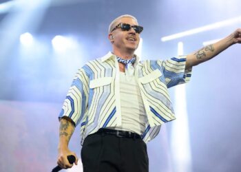 Macklemore op het podium tijdens zijn Free Palestine tour