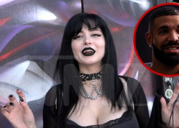 Pinkchyu en Drake tijdens een evenement.
