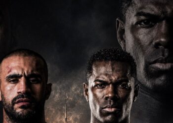 Remy Bonjasky en Badr Hari tijdens een kickbokswedstrijd