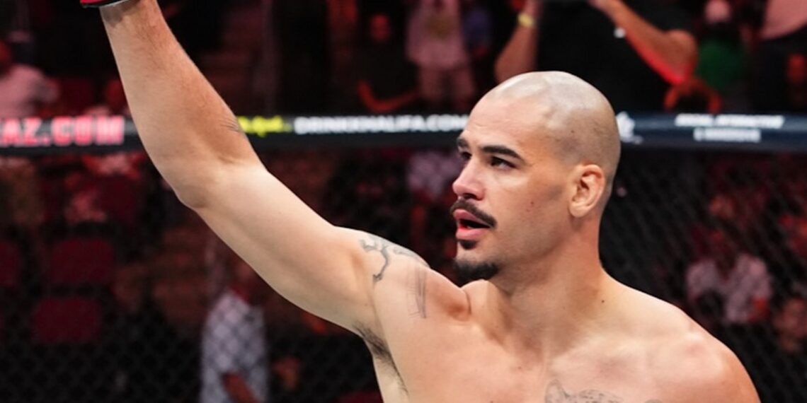 Yousri Belgaroui tijdens zijn UFC-wedstrijd tegen Djorden Santos